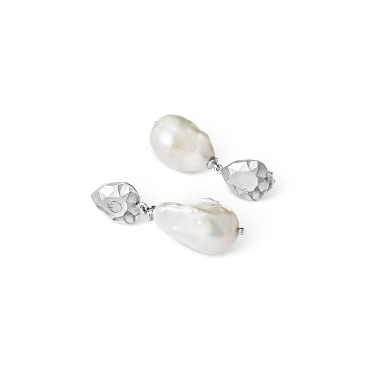 Matilde Mozzanega, Cast Gem Freshwater Pearl Earrings