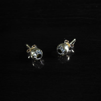 Christopher Thompson Royds, Daisy Bud Earrings