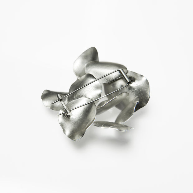 Shinta Nakajima, White Rose Brooch